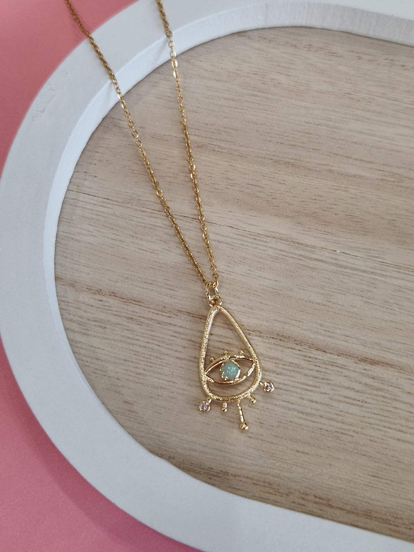 Collar de protección contra el desgarro del mal de ojo