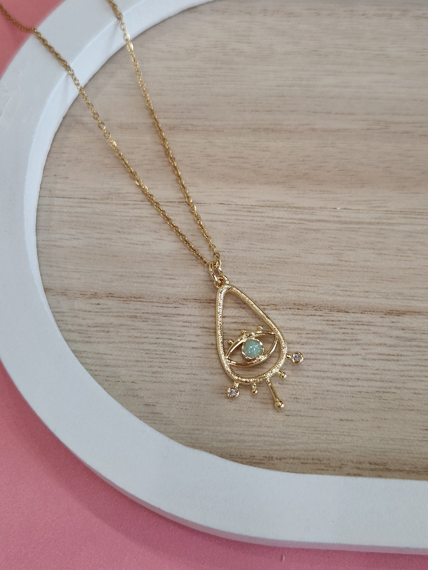 Collar de protección contra el desgarro del mal de ojo