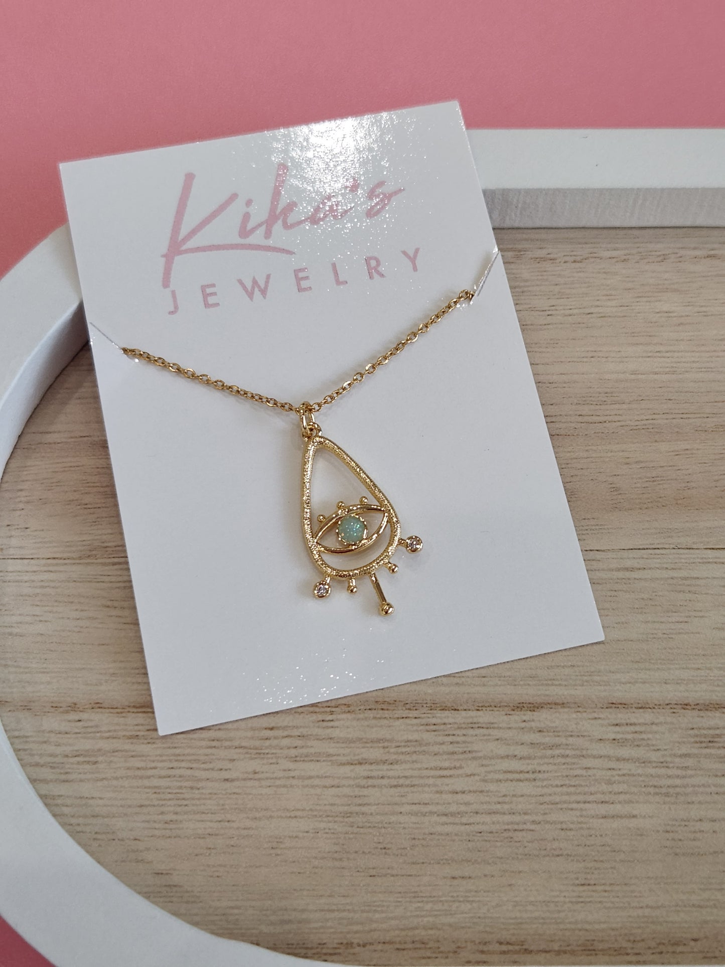 Collar de protección contra el desgarro del mal de ojo