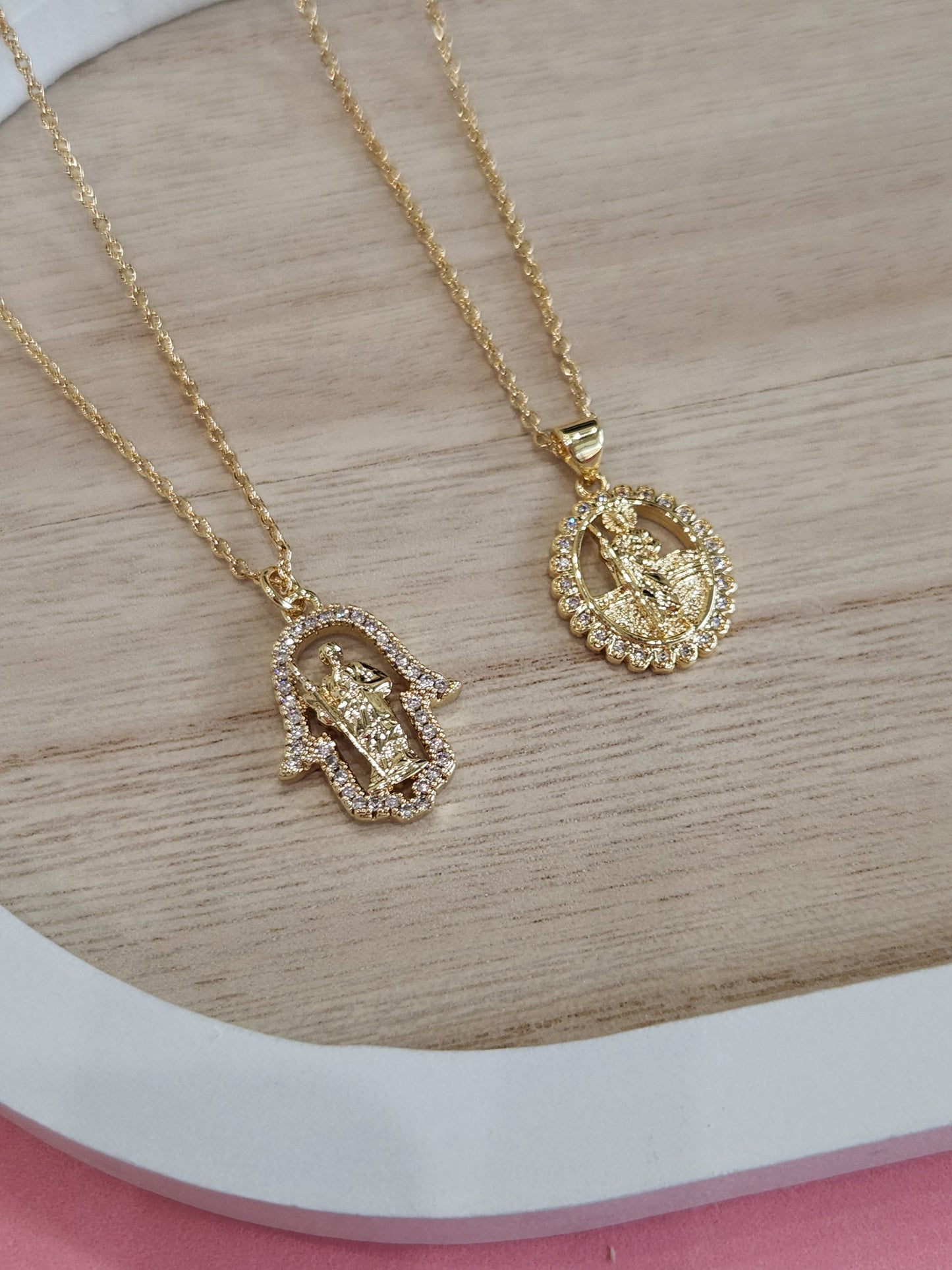 Collar Oval San Judas Bling Oro