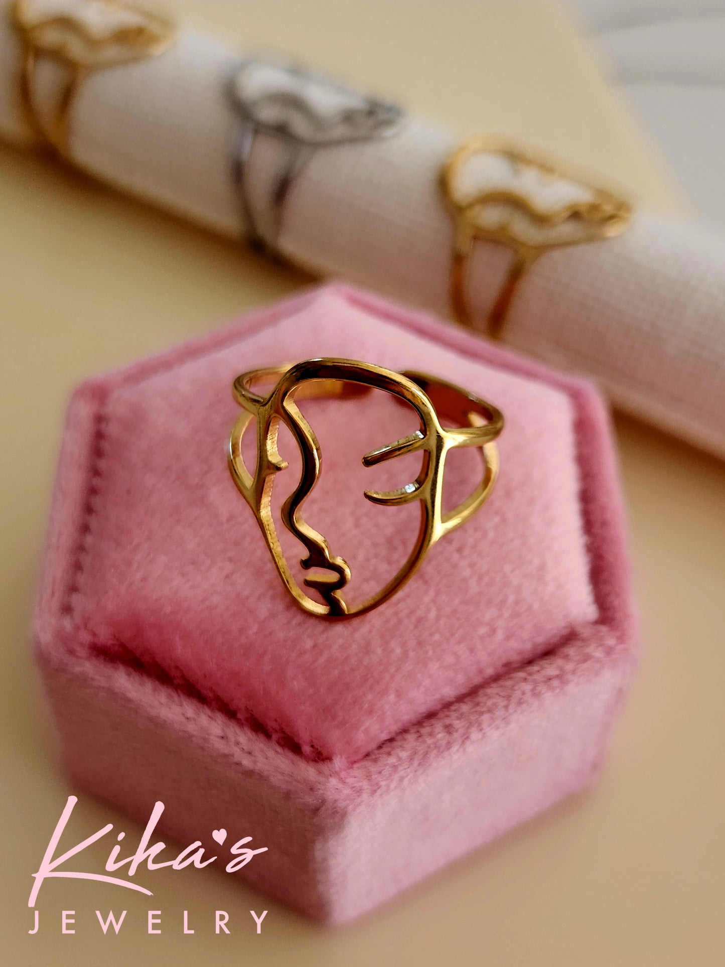 Face Ring